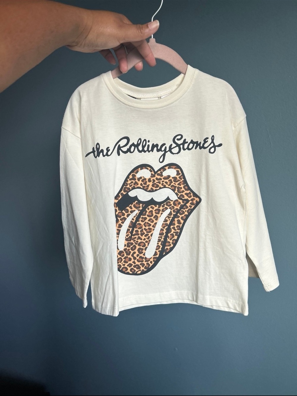 Zara Cream Long Sleeve Tee with Leopard Tongue Graphic